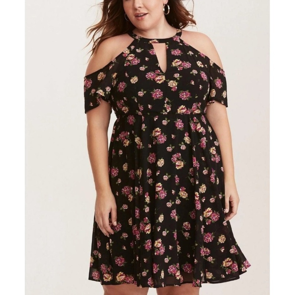 TORRID Dress size 26 Multi-Color Floral Print Chiffon Cold Shoulder Feminine